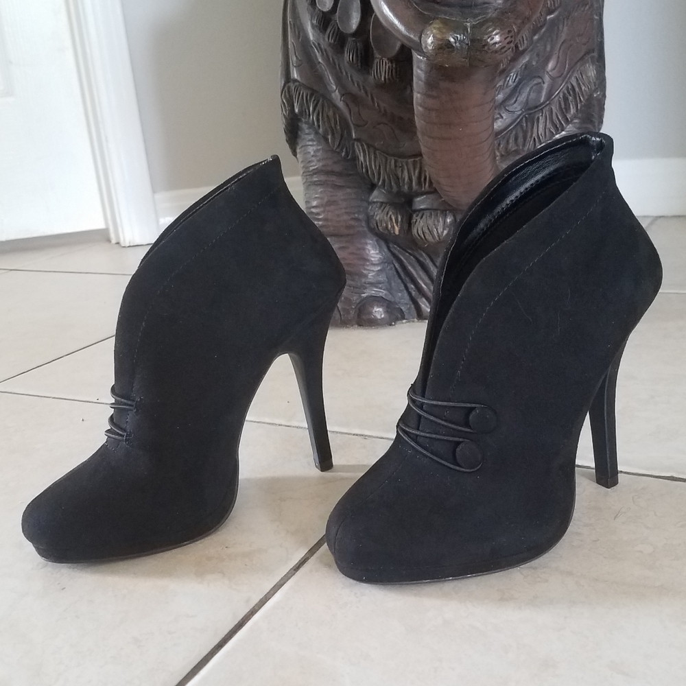 Apt.9 Heels - image 1